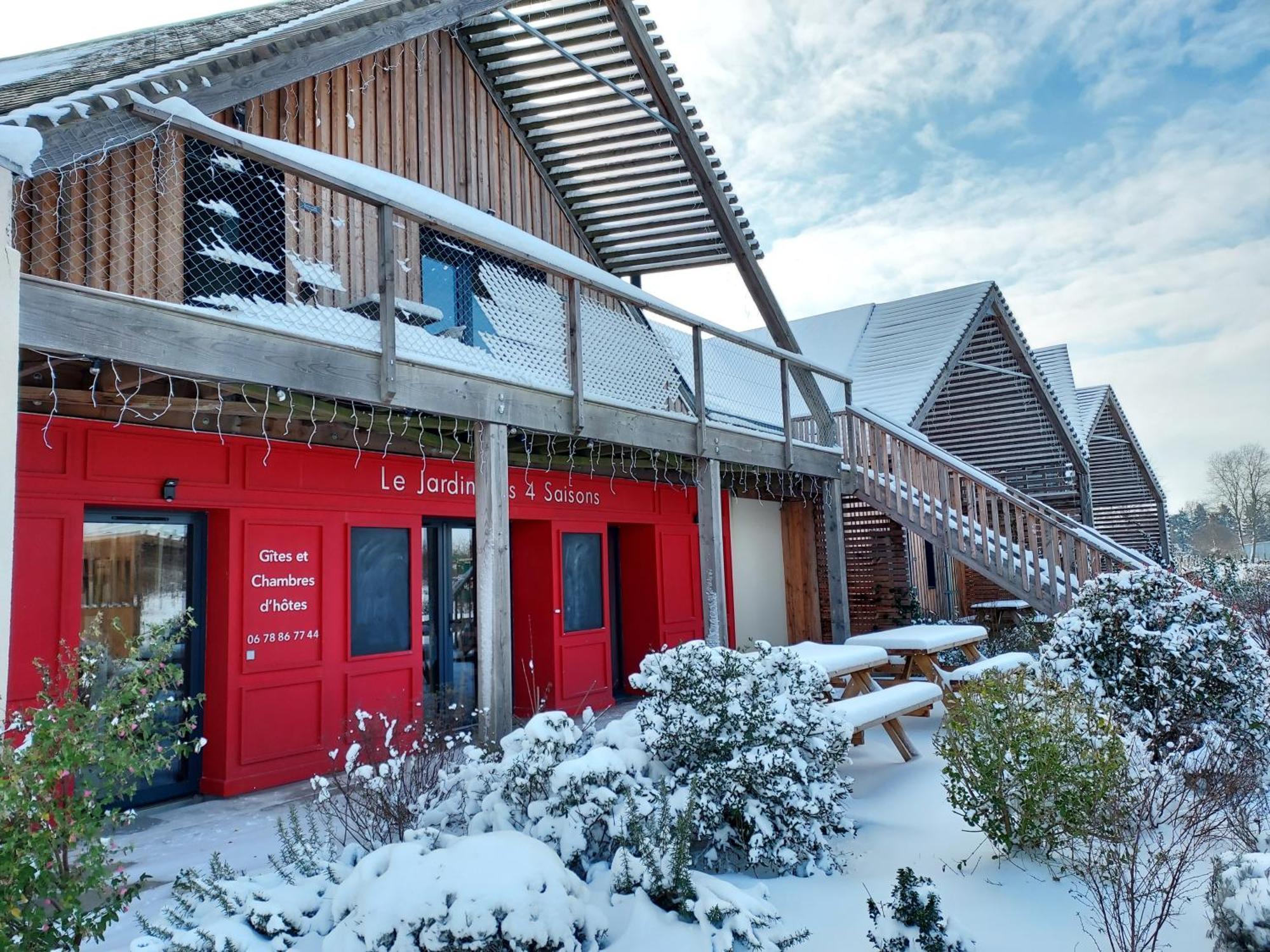 Le Jardin Des 4 Saisons Bed & Breakfast Ruaudin Exterior photo